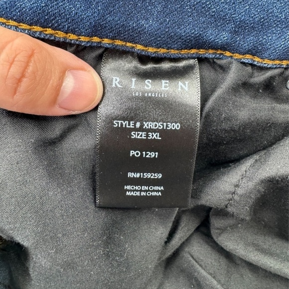 Risen High Rise Raw Hem Mid Thigh Shorts 3XL - Picture 7 of 14